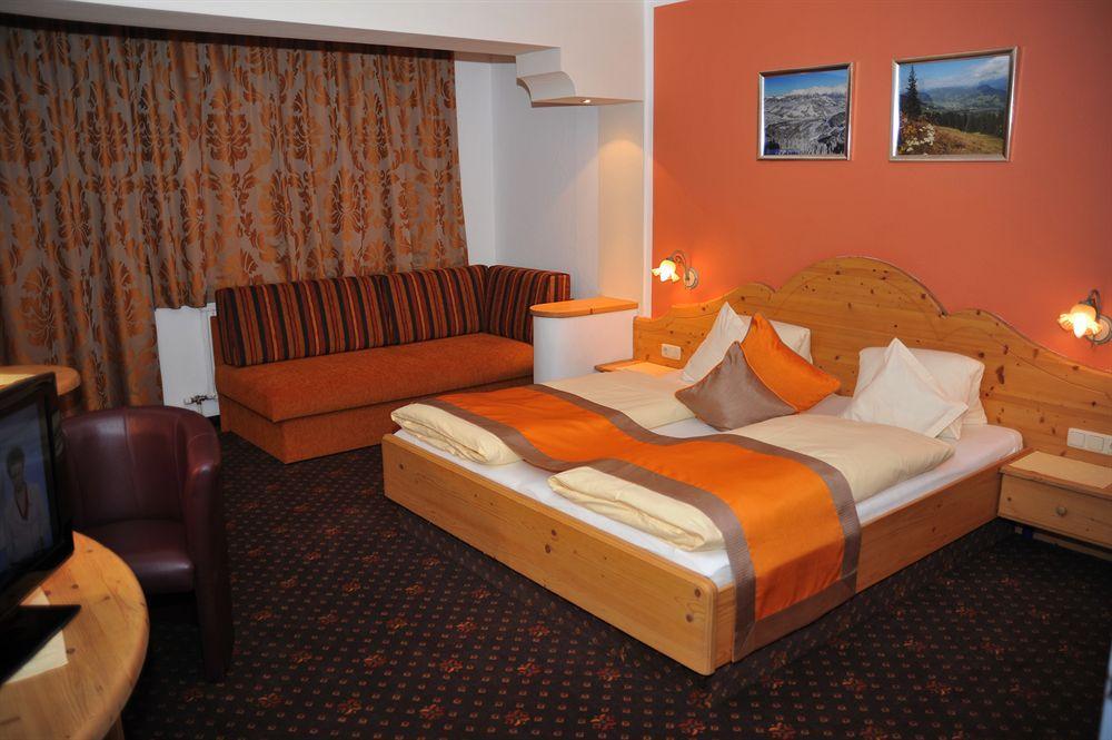 Sport Und Familienhotel Klausen Kirchberg in Tirol Bagian luar foto